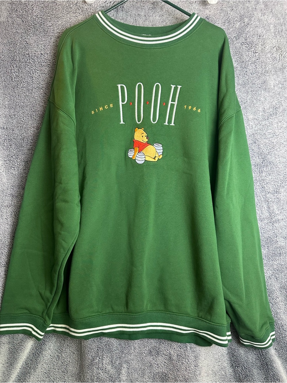 Pooh embroidered Graphic Green Men's Sweatshirt XXL NWOT .